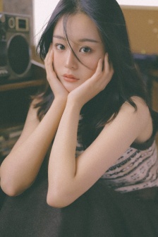 《泡我家的黑田辣妹》在线观看樱花,黑田辣妹甜蜜来袭,浪漫樱花见证爱情逗趣瞬间